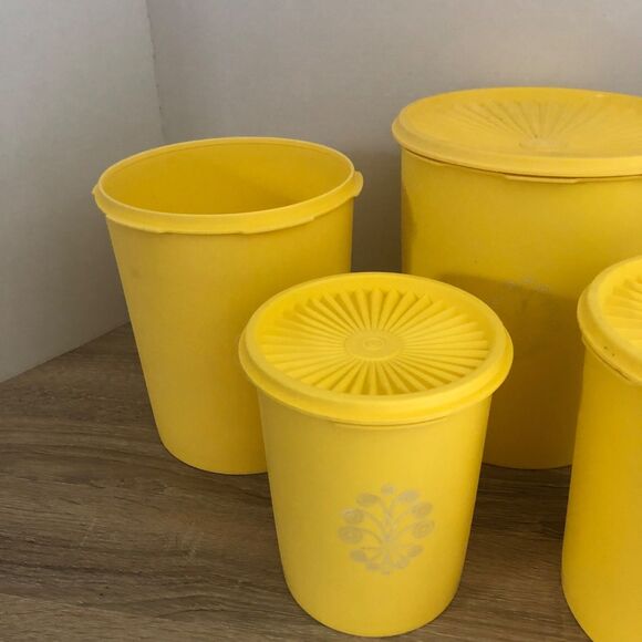 Vintage 70s Yellow Tupperware Nesting Canisters Round Retro Set of 5 Sunburst - Picture 2 of 13
